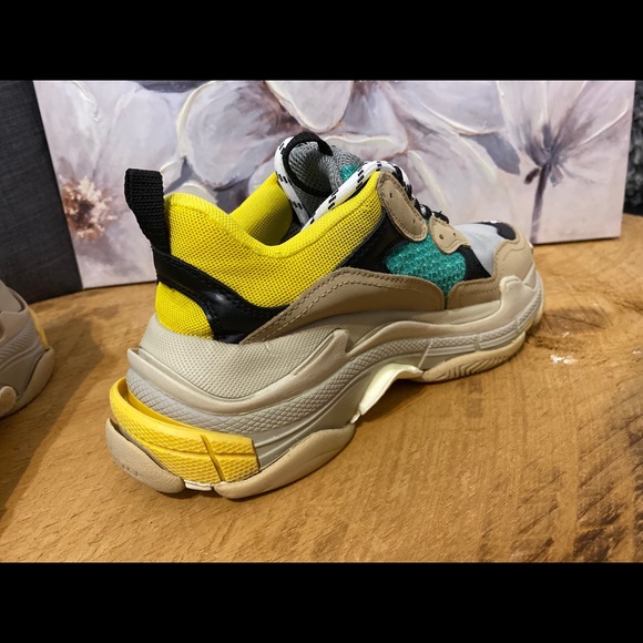 Balenciaga Triple S - Picture 11 of 12